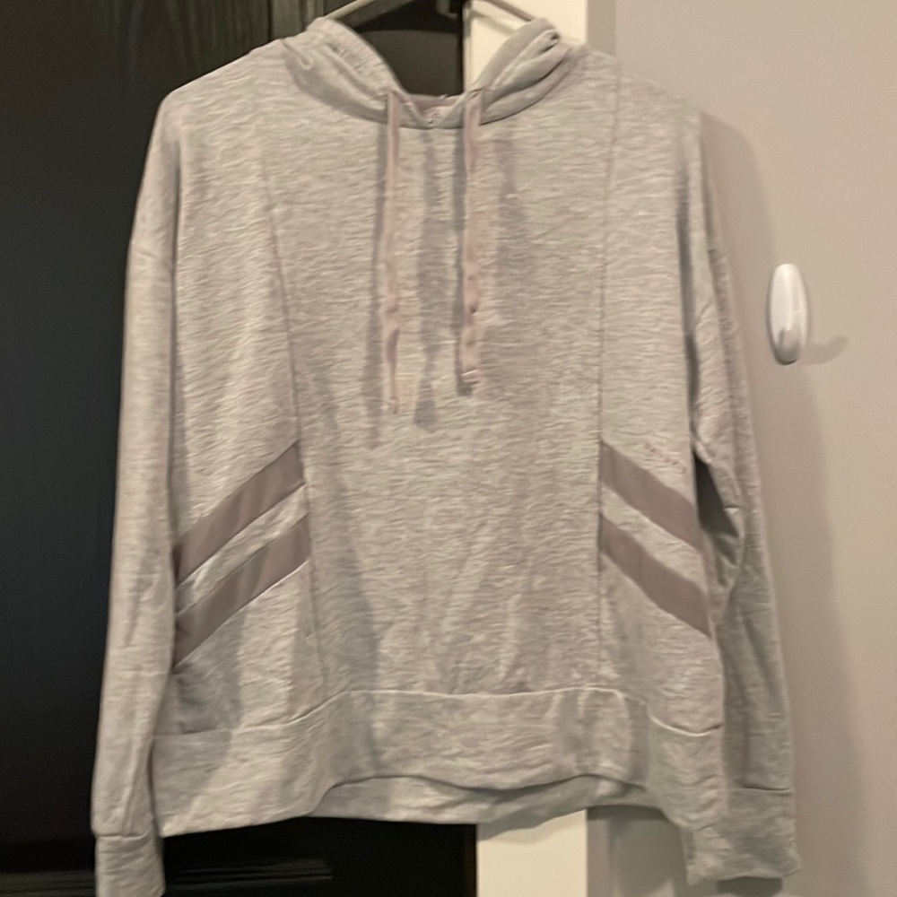 Dan skin grey top with hood